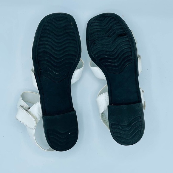 Vintage Laura Scott White Leatherv Sandals - Picture 5 of 10